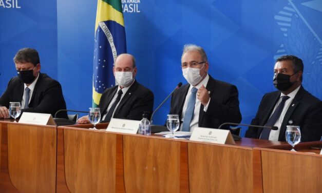 Queiroga anuncia secretaria de combate à pandemia e fortalecimento da campanha de vacinação
