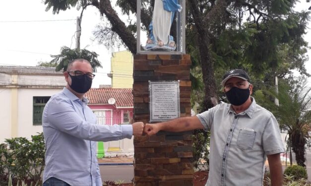 Praça Teodolino Costa ganha placa com oração a Nossa Senhora dos Anjos