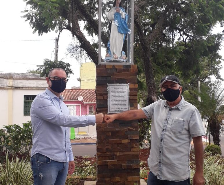 Praça Teodolino Costa ganha placa com oração a Nossa Senhora dos Anjos