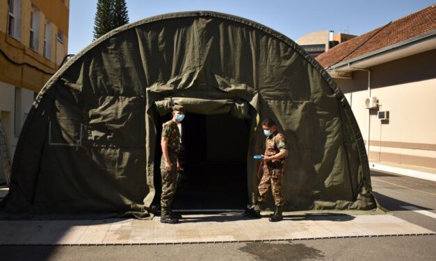 Exército monta hospital de campanha em Curitiba