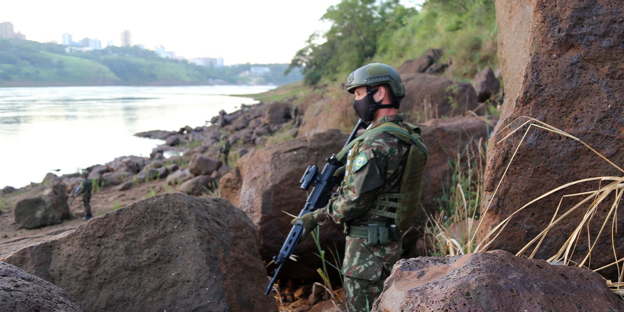 Exército apreende R$ 5 milhões em produtos ilegais