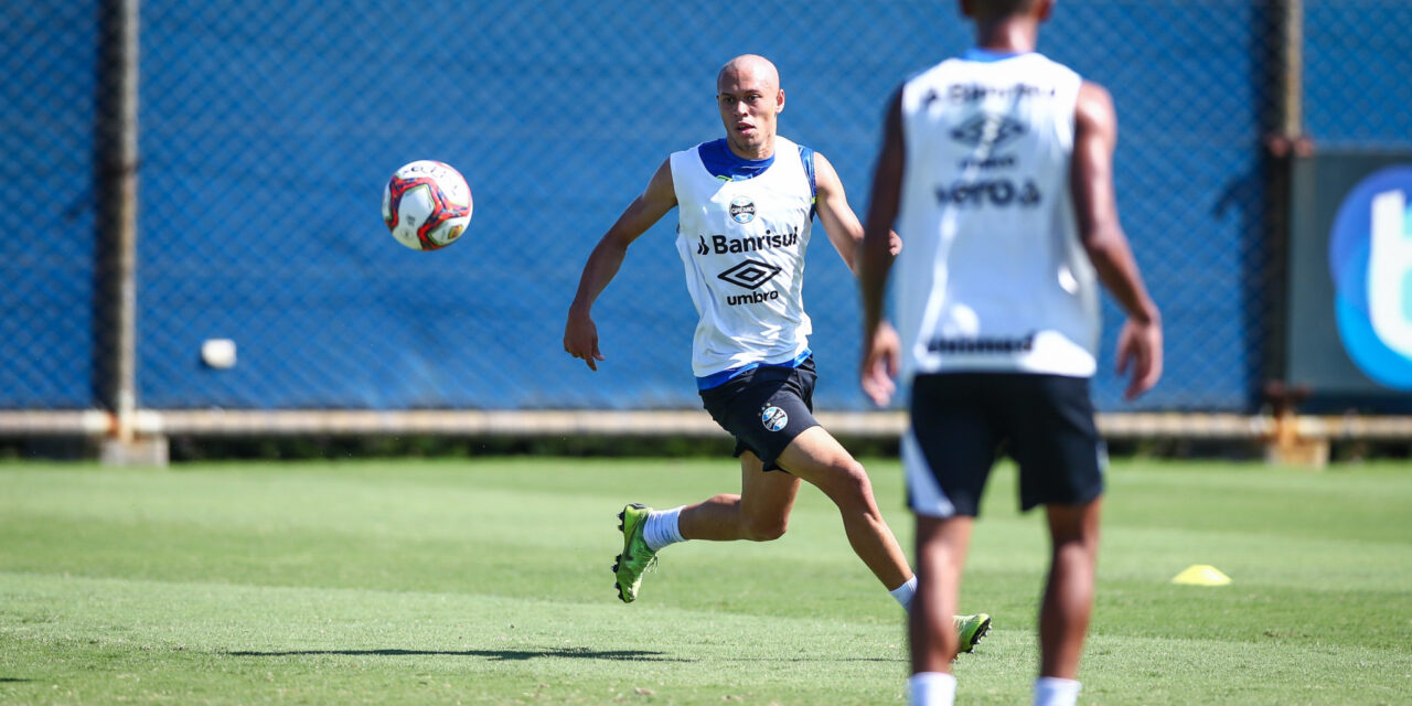 Grêmio encerra preparação para enfrentar o São José e grupo inicia concentração para o confronto