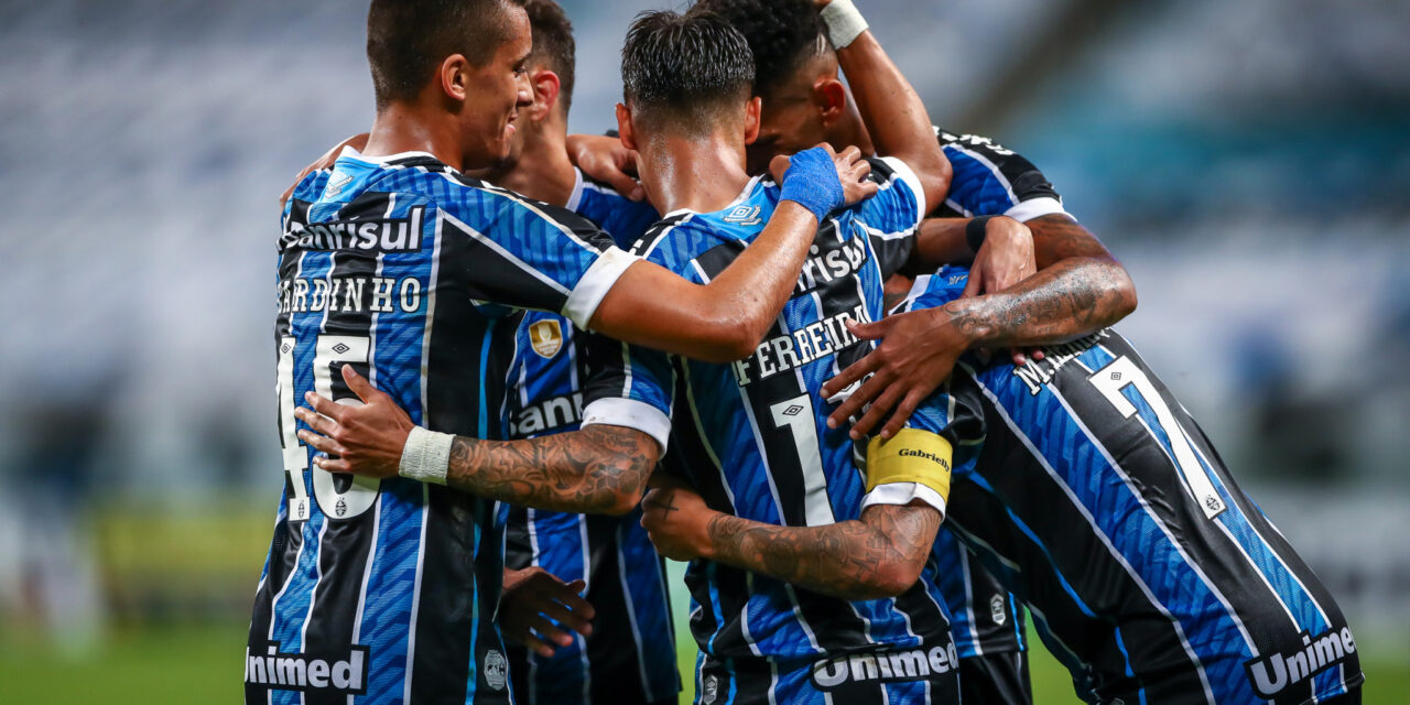 Grêmio goleia o Pelotas na Arena e é vice-líder do Gauchão