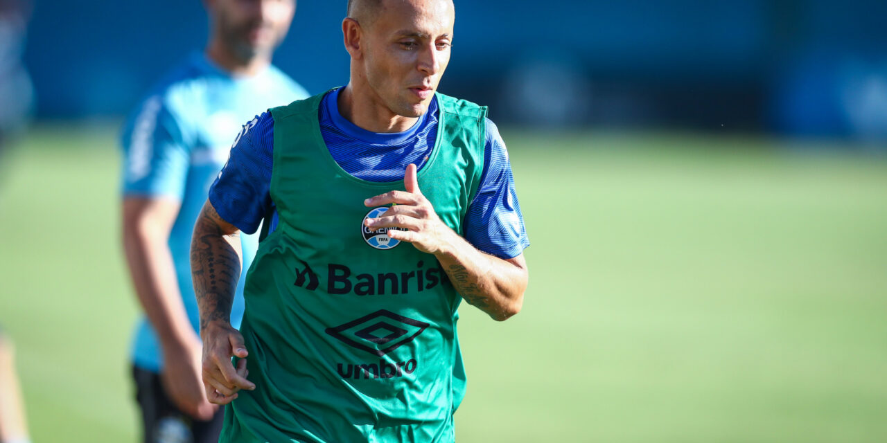Grêmio começa semana com primeiro treino de Rafinha e coletivo no CT