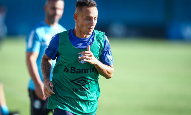 Grêmio começa semana com primeiro treino de Rafinha e coletivo no CT