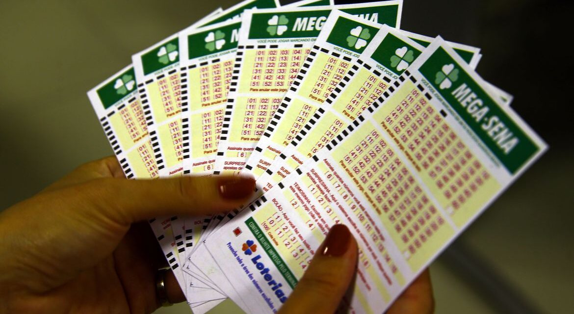 Sem dono, R$ 162,6 milhões da Mega da Virada devem ir para a educação