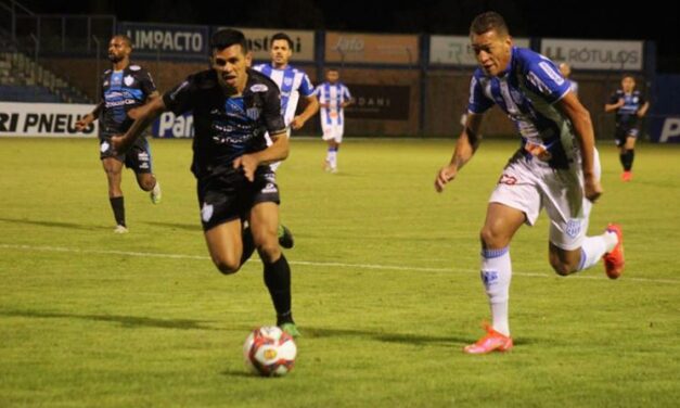Novo Hamburgo vence confronto direto, sai do rebaixamento e coloca o Pelotas