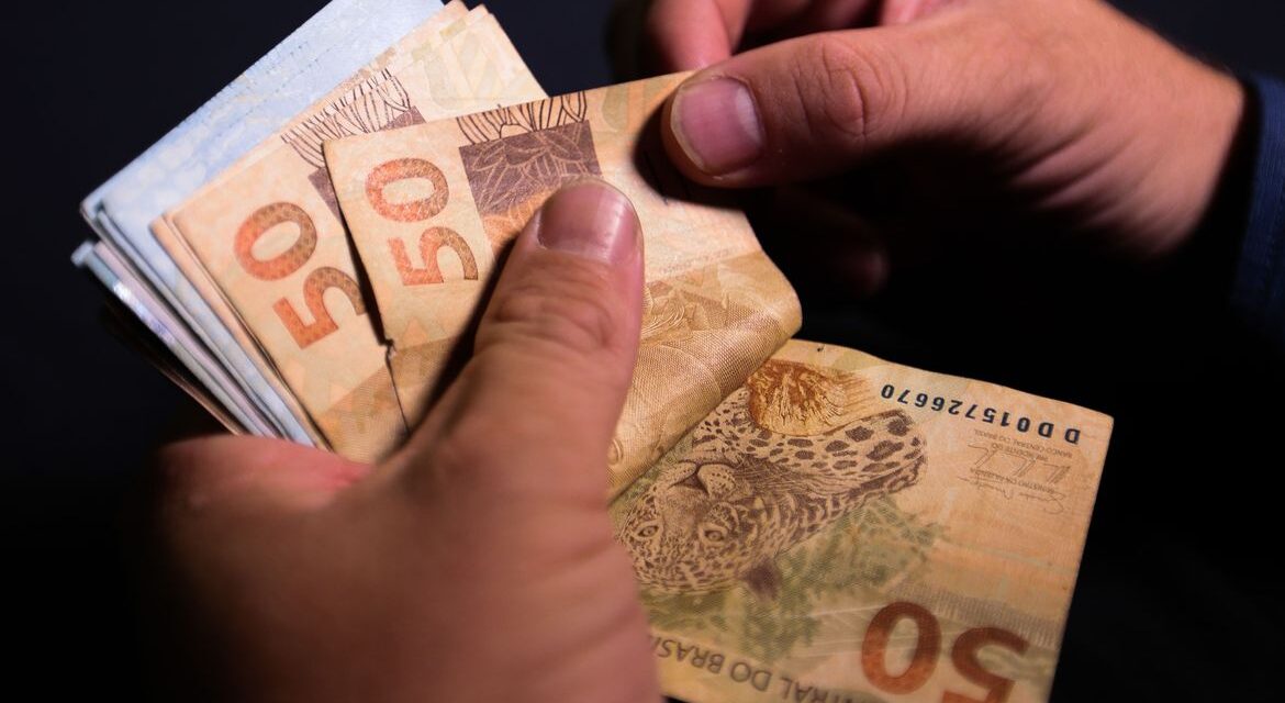 Bolsa Família começa a ser pago hoje a 14 milhões de lares