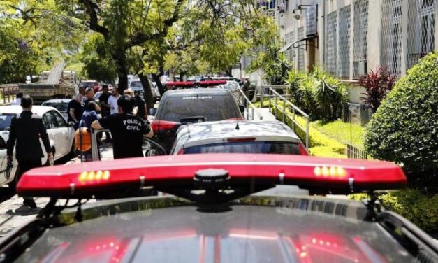 Policiais civis protestam em Porto Alegre contra morte de colegas por Covid-19