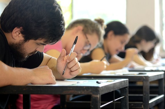UFRGS aprova uso de notas anteriores do Enem e do vestibular para ingresso na graduação