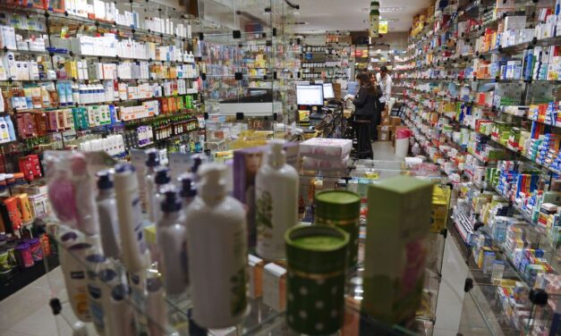 Farmacêuticas levam multa por vender remédio acima do preço