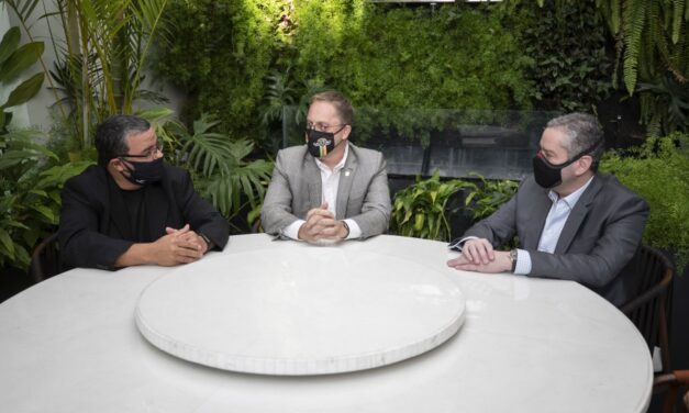 Rogério Caboclo recebe presidentes da Federação Gaúcha e do Brasil de Pelotas