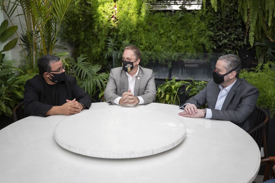 Rogério Caboclo recebe presidentes da Federação Gaúcha e do Brasil de Pelotas