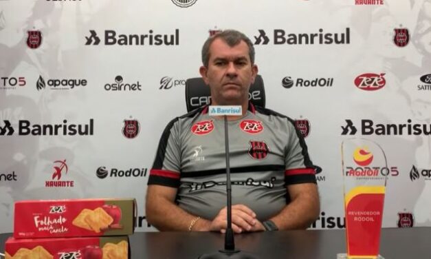 Técnico Xavante afirma que elenco precisa de pelo menos 10 reforços