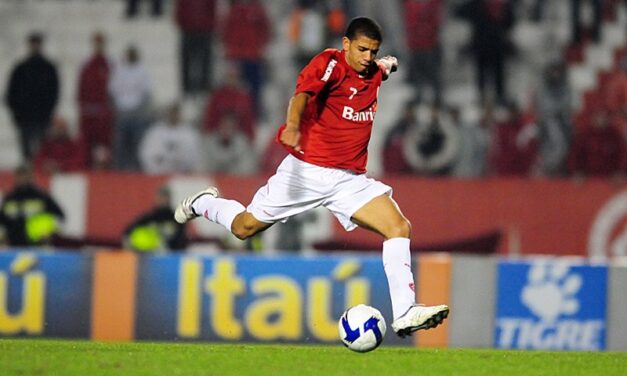 Inter anuncia contratação de Taison