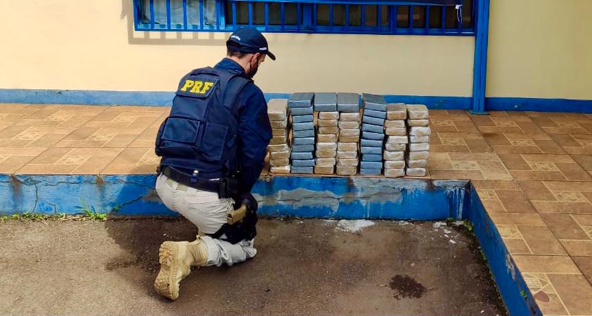 PRF prende foragido da Justiça com crack e cocaína em Sarandi