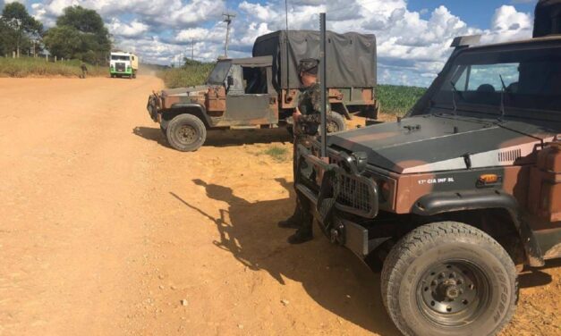 Exército realiza fiscalização em rotas de tráfego de caminhões