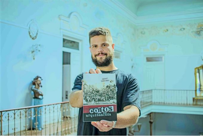Torcedor Xavante lança livro “Contos Da Arquibancada”