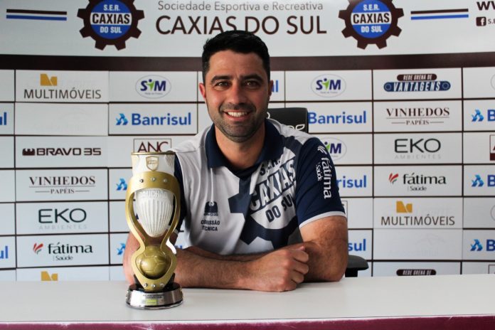Técnico do Caxias surpreende e anuncia fim do ciclo após o Gauchão