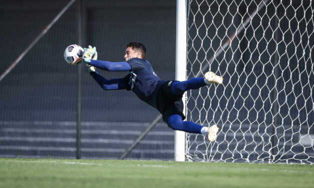 Grêmio treina no Paraguai e finaliza preparativos para duelo com o Independiente del Valle