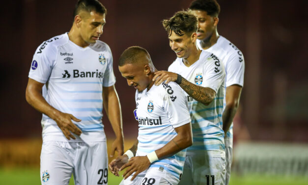 Grêmio vence Lanús no La Fortaleza por 2 a 1 e assume a liderança do Grupo H na Sul-Americana