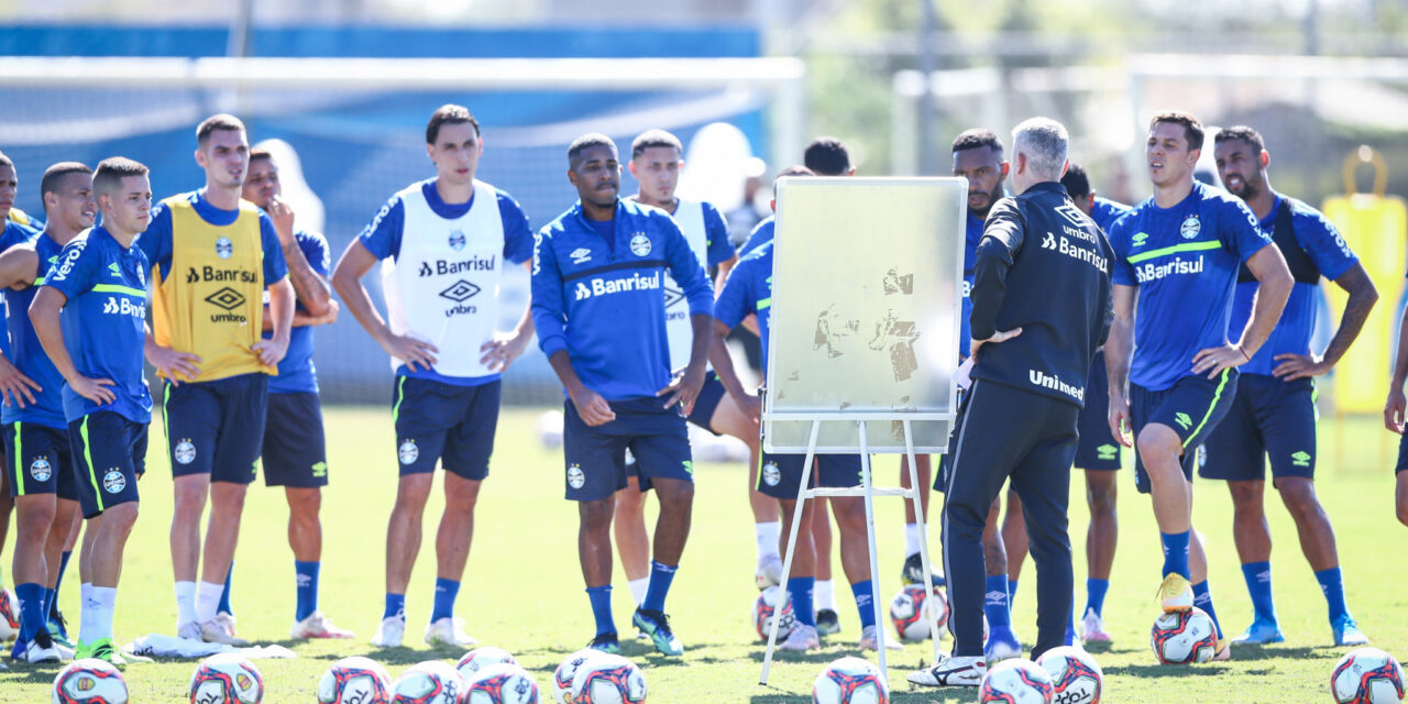 Tiago Nunes comanda primeiro treino e Grêmio já está na estrada