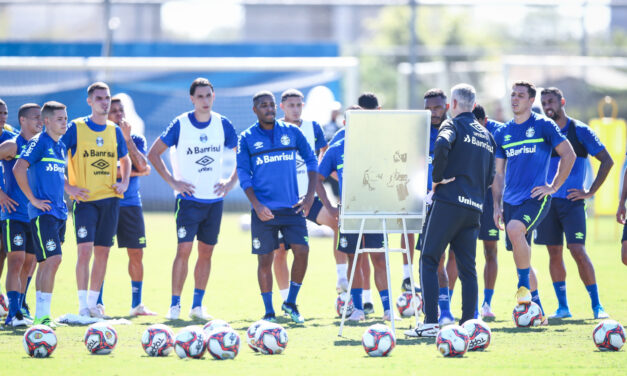 Tiago Nunes comanda primeiro treino e Grêmio já está na estrada