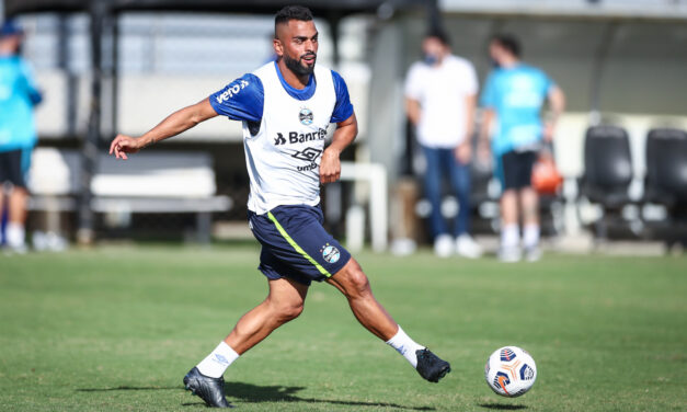 Treino técnico abre semana no CT Luiz Carvalho