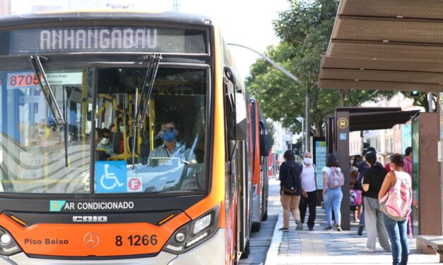 Serviços registram crescimento de 3,7% em fevereiro, diz IBGE