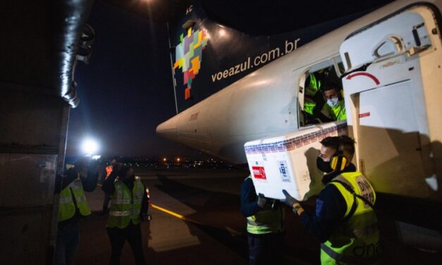 RS recebe mais de 63 mil doses de CoronaVac neste sábado