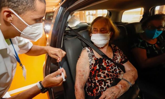 Vacina Pfizer: intervalo estre as doses deve ser de 12 semanas