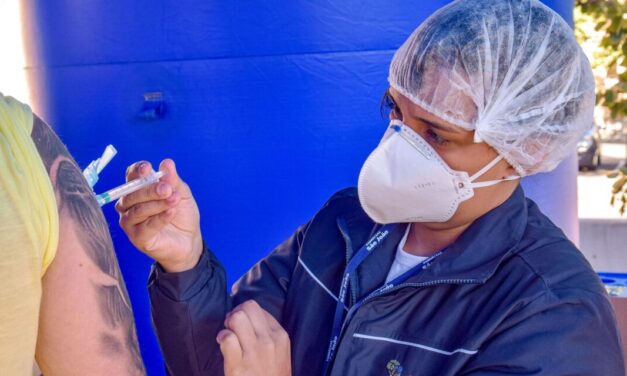 Vacinação em farmácias parceiras é retomada em Porto Alegre