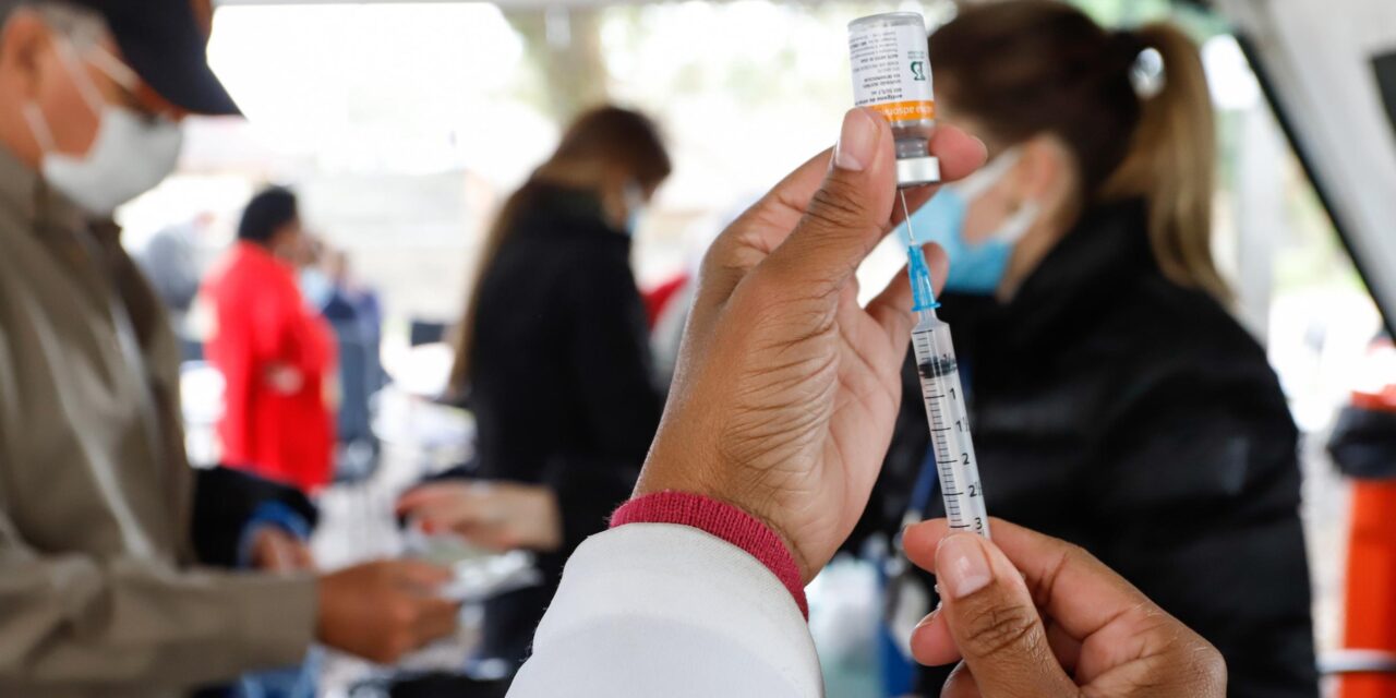 Pessoas com 67 anos ou mais podem receber 2ª dose da CoronaVac; imunização para pessoas com comorbidade atinge 33 anos em Porto Alegre