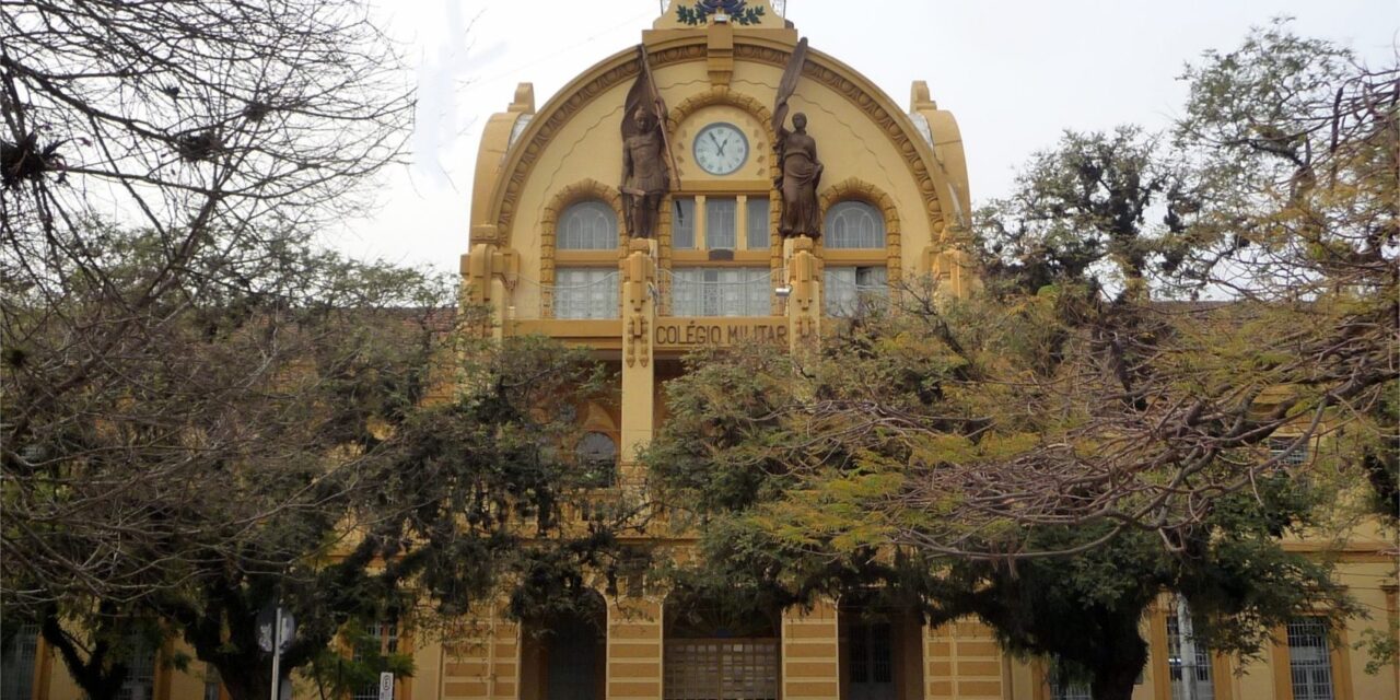 Aluno do Colégio Militar de Porto Alegre vence concurso mundial de redação organizado por Harvard