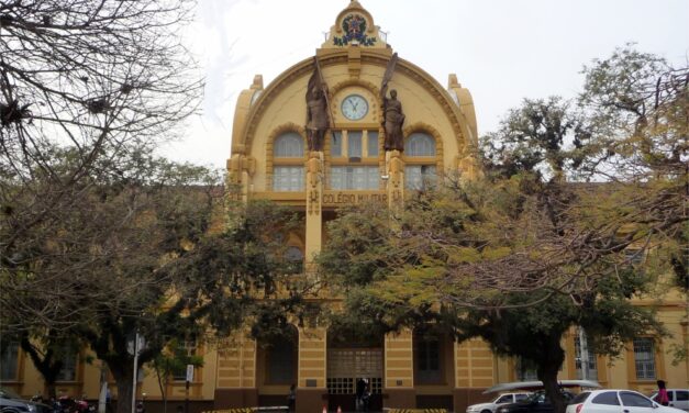 Aluno do Colégio Militar de Porto Alegre vence concurso mundial de redação organizado por Harvard