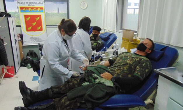 Militares doam sangue para o Hemocentro Regional de Alegrete