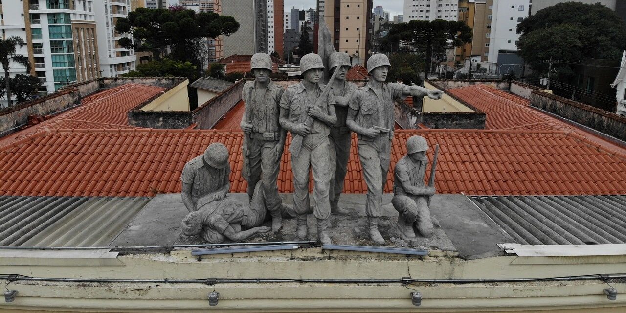 Escultura da patrulha do Museu do Expedicionário é restaurada para marcar seus 70 anos