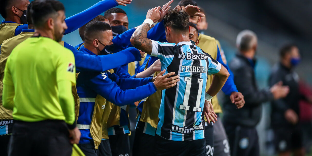 Grêmio vence o Lanús, é líder isolado do Grupo H e segue 100% na competição