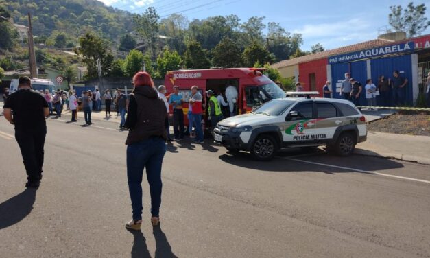 Adolescente invade escola e mata duas crianças em Santa Catarina
