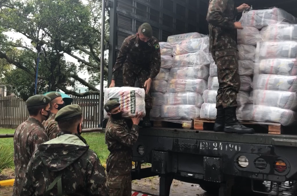 Comando Militar do Sul faz entrega de mais de 80 toneladas de alimentos