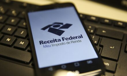 Guedes anuncia que faixa de isenção do IR subirá para R$ 2,5 mil