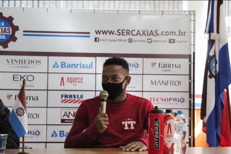 Após suspensão por doping, jogador rescinde com Caxias
