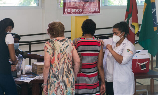 Em curso na Câmara de Vereadores, projeto exige comprovante de vacinação para ingresso em prédios municipais