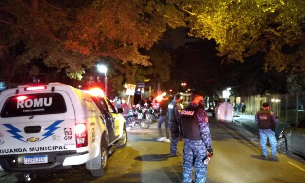 Fiscalização dispersa mais de mil pessoas na madrugada em Porto Alegre