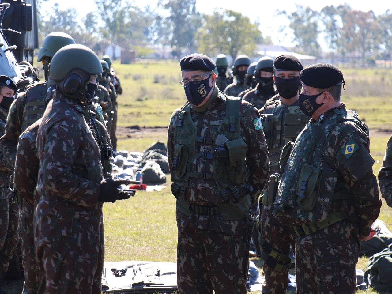 Divisões do exército brasileiro: brigadas, batalhões, regimentos