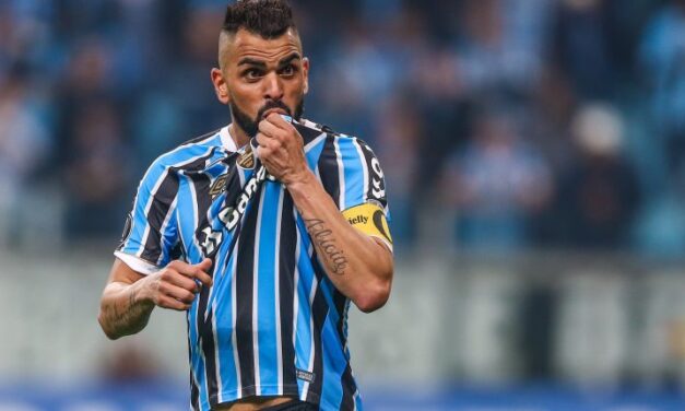 Maicon se despede do Grêmio após rescisão: “Saio de cabeça erguida”