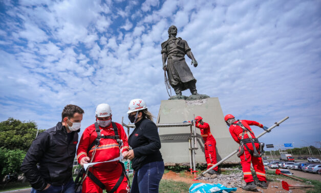 Evento marca início das obras de restauração do Laçador