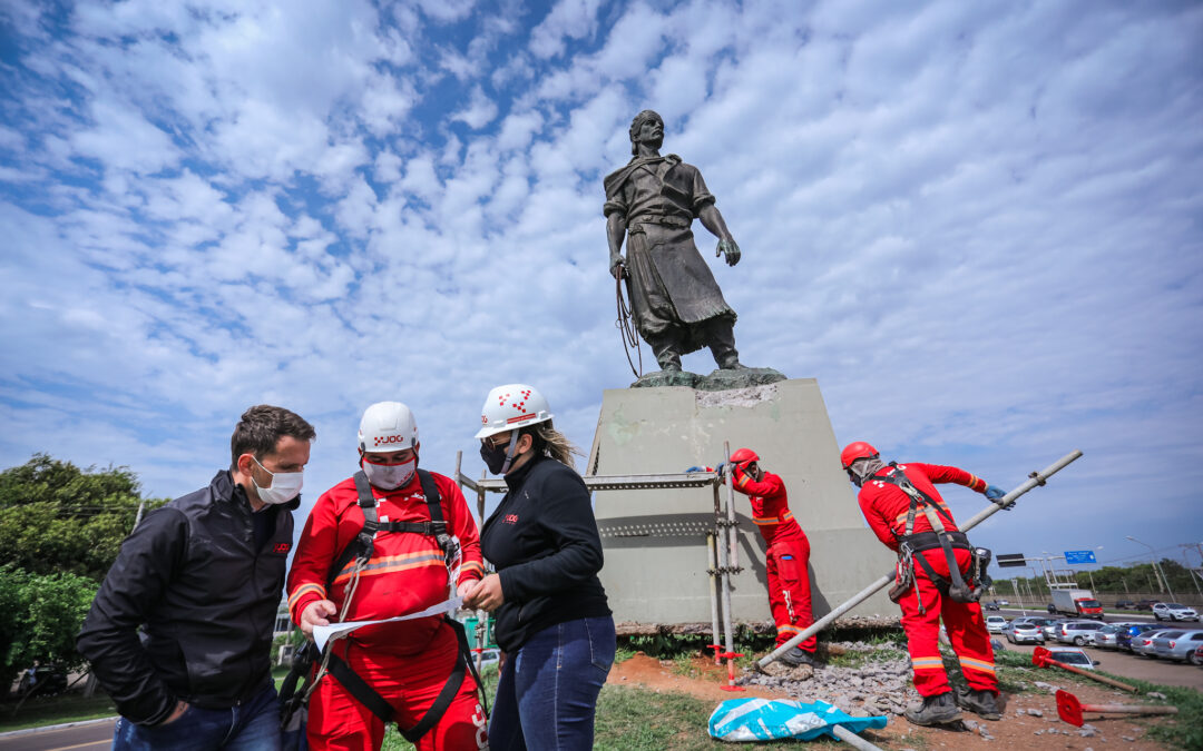 Evento na prefeitura marca início da revitalização do Laçador