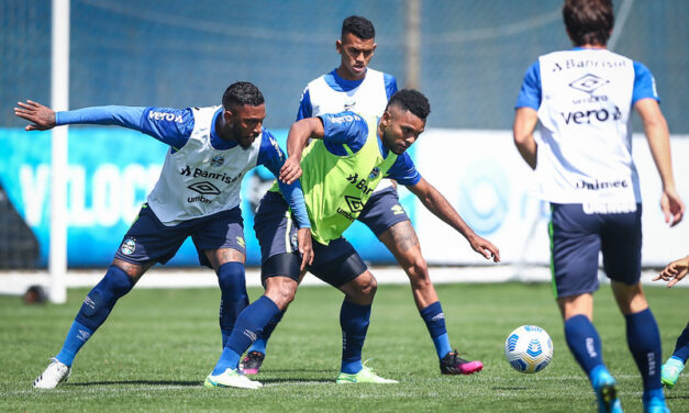 Grêmio mantém time base para o jogo contra o Athlético-PR
