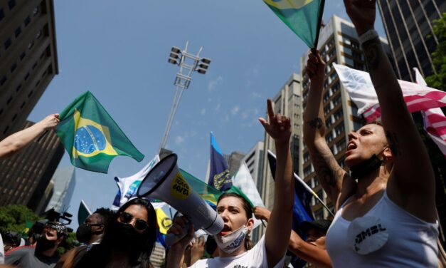 Capitais registram manifestações contra o governo federal